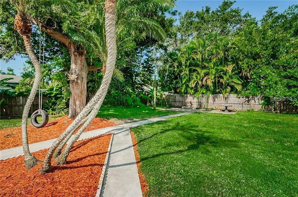 Image 2 of 3 For 705 Bayshore Drive