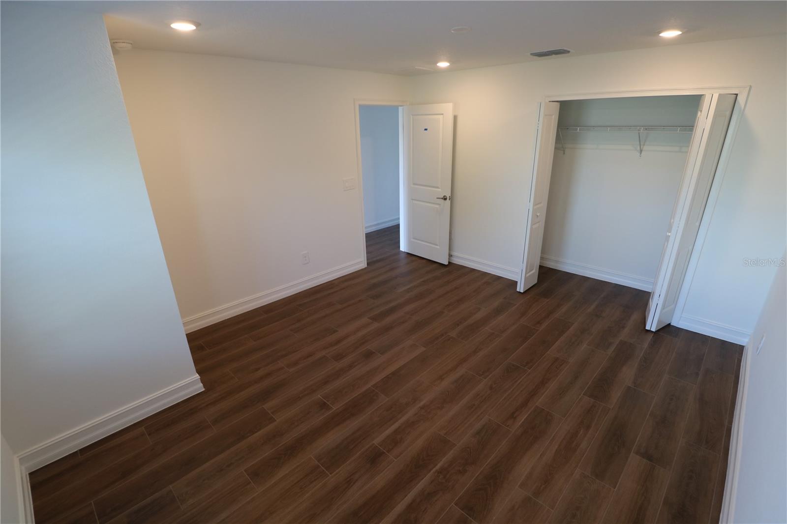 Image 12 of 57 For 4510 Manhattan Avenue 007