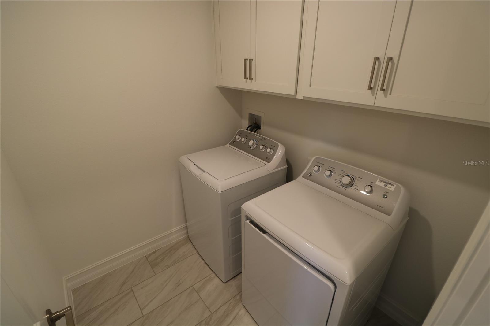 Image 37 of 57 For 4510 Manhattan Avenue 007