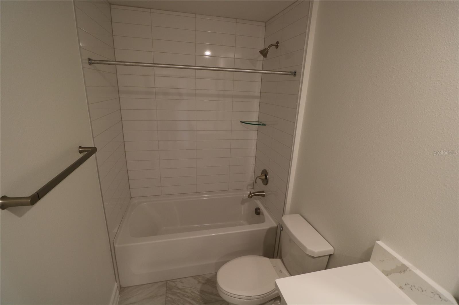 Image 39 of 57 For 4510 Manhattan Avenue 007