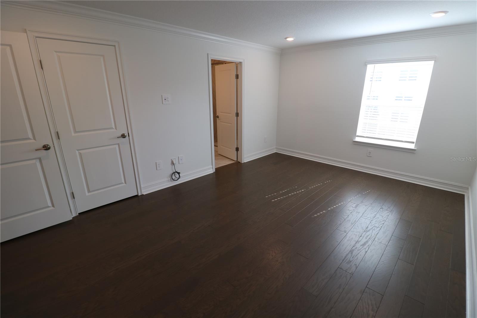 Image 47 of 57 For 4510 Manhattan Avenue 007