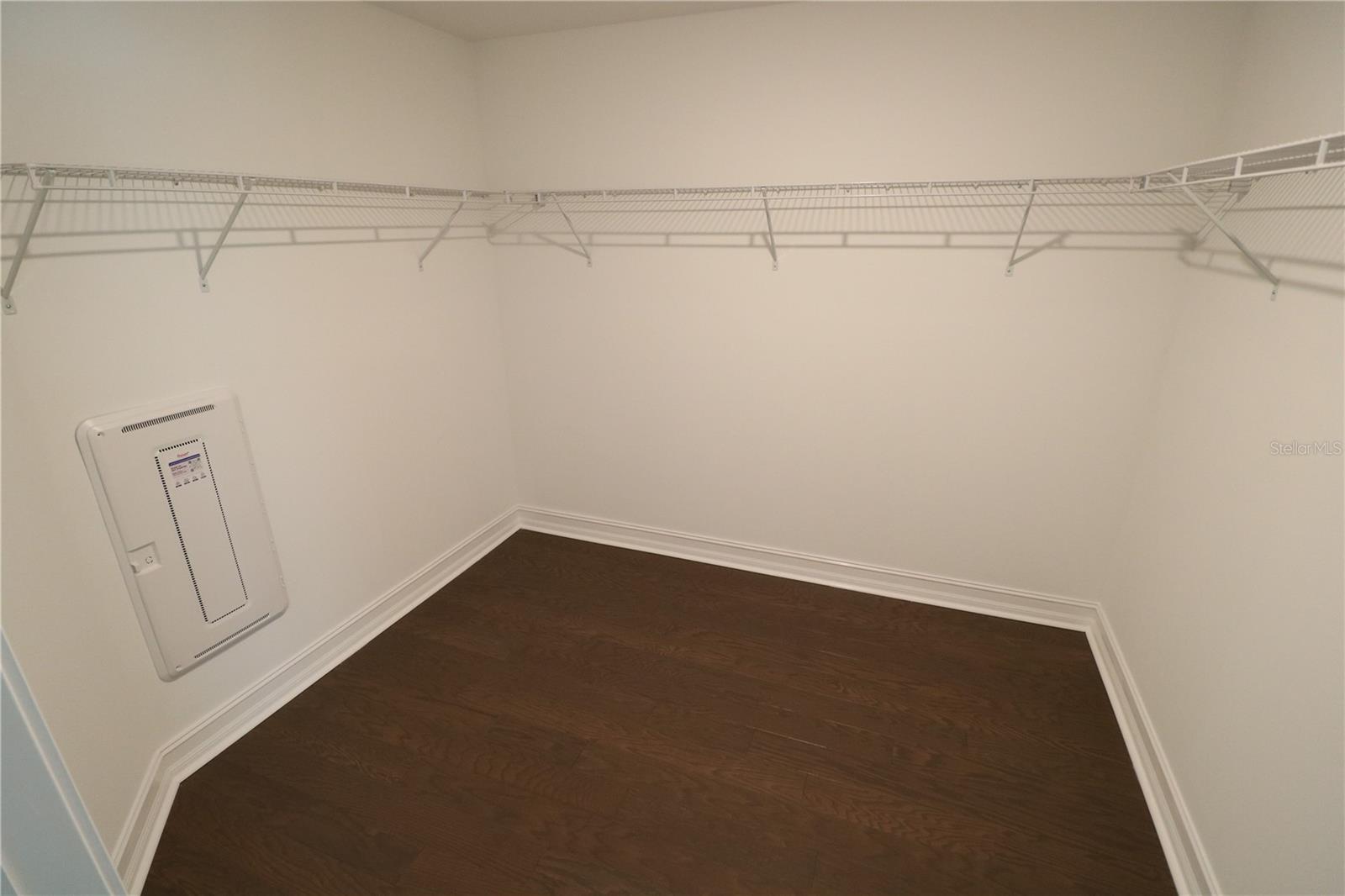 Image 52 of 57 For 4510 Manhattan Avenue 007