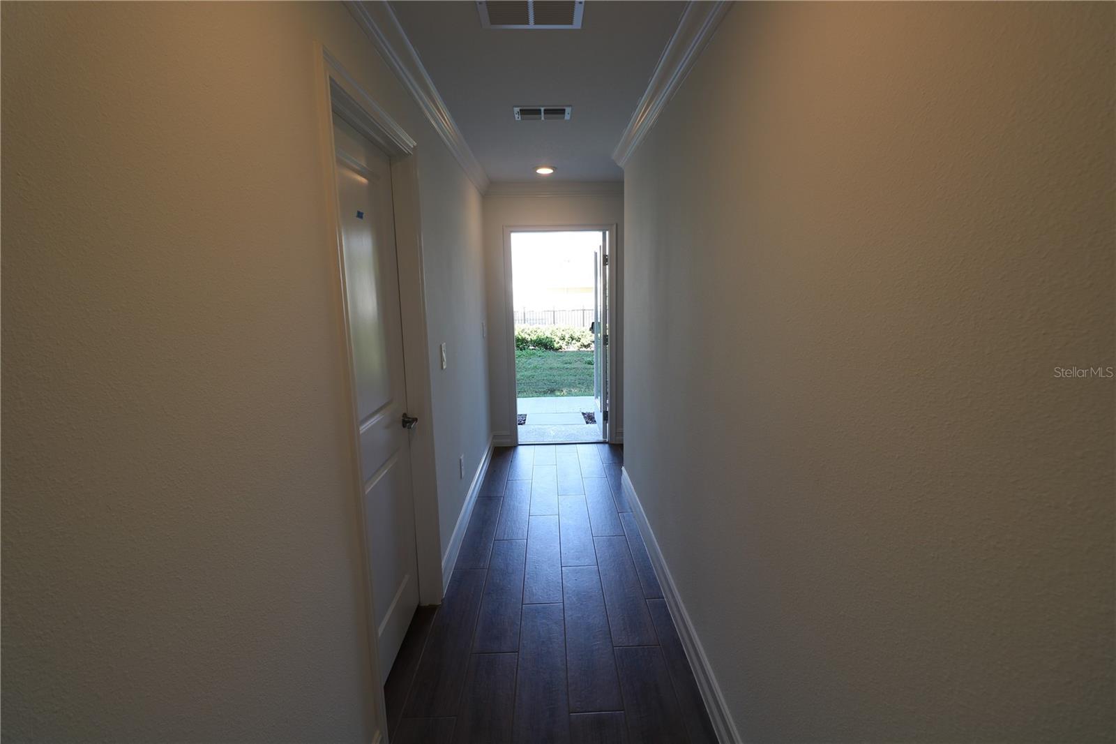 Image 6 of 57 For 4510 Manhattan Avenue 007