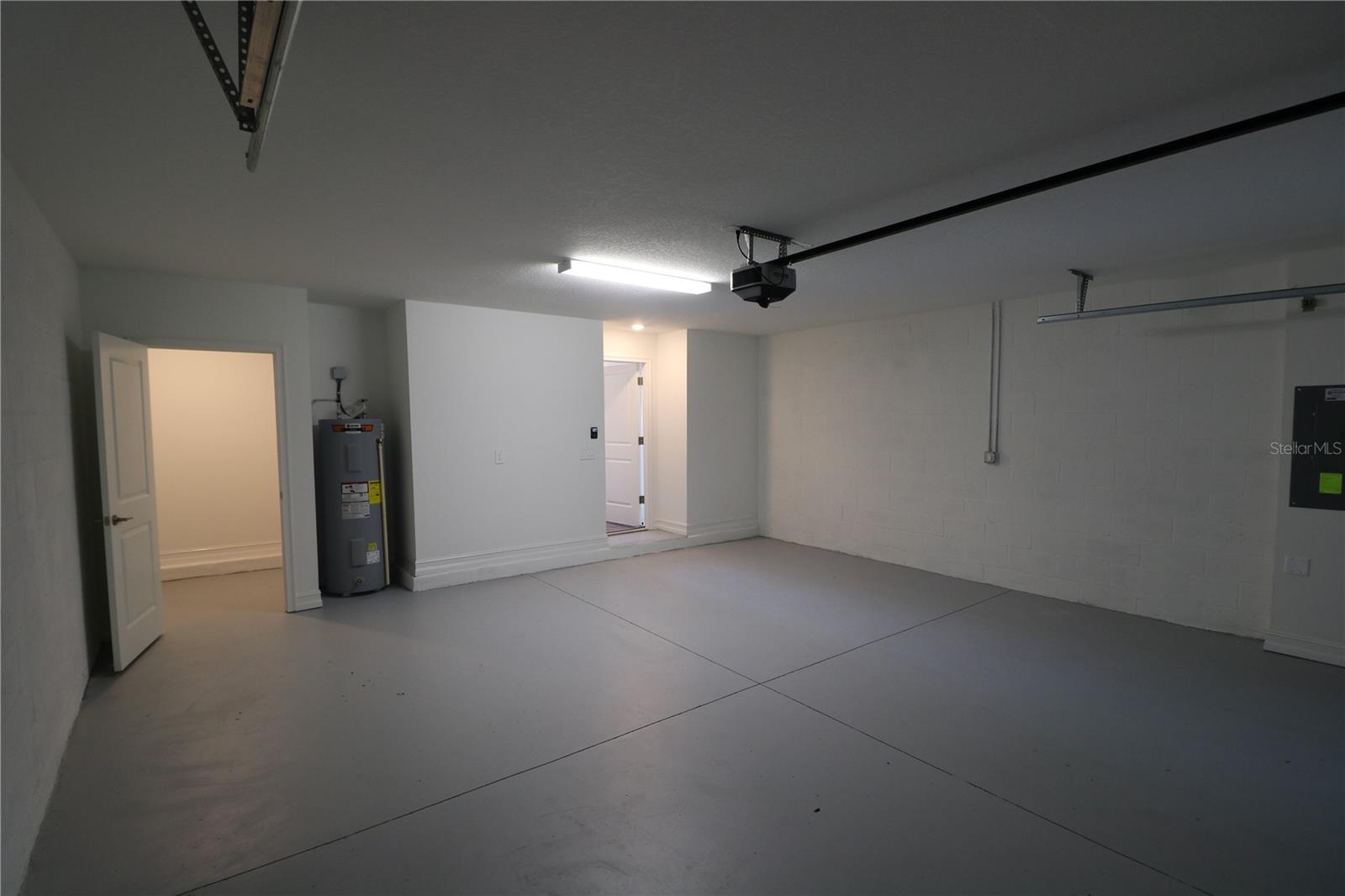 Image 9 of 57 For 4510 Manhattan Avenue 007