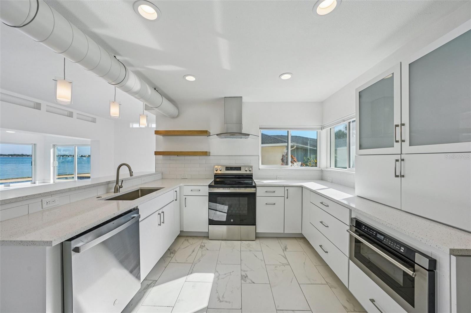 Listing photo id 10 for 11055 6th Street E