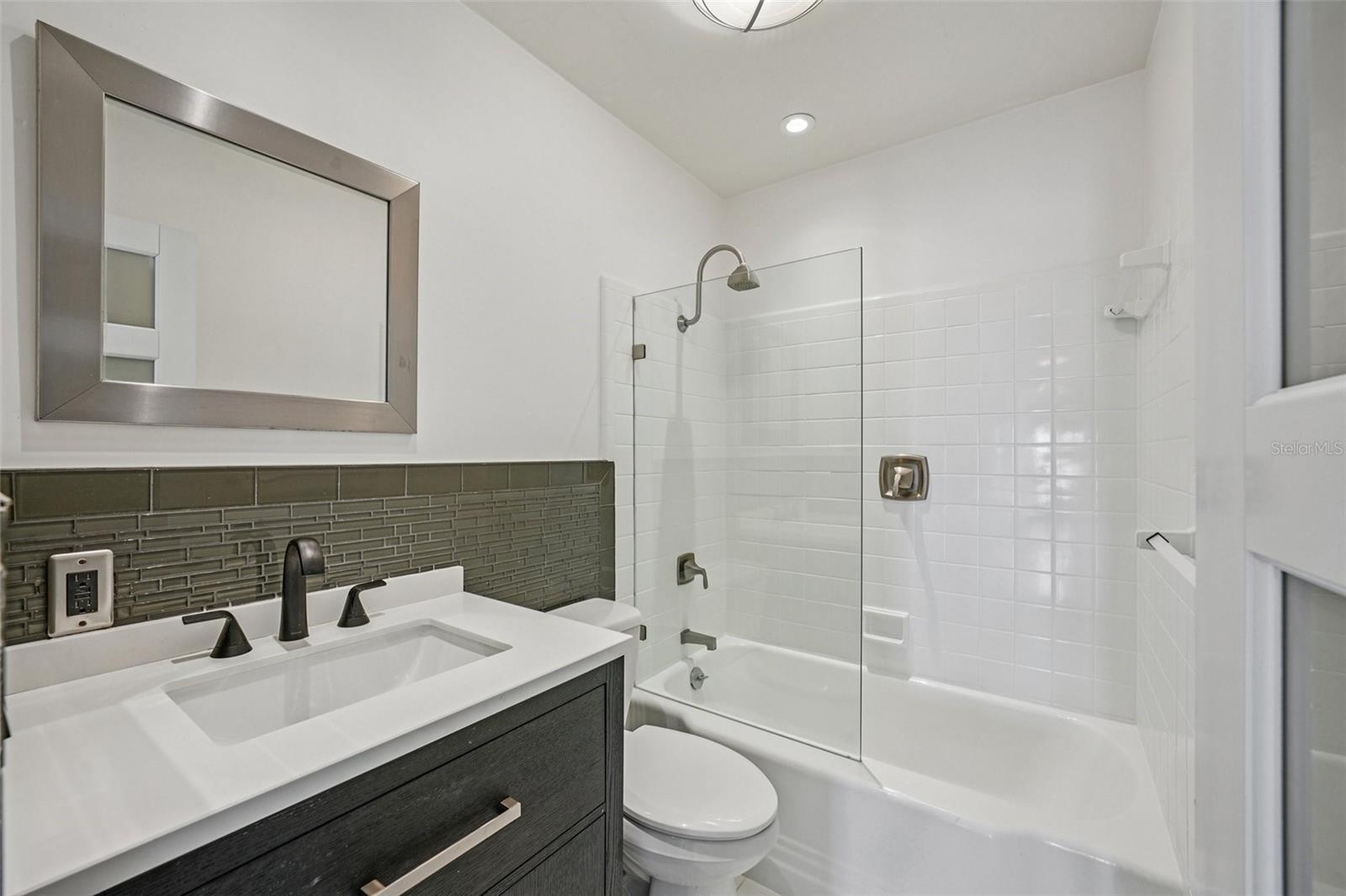 Listing photo id 21 for 11055 6th Street E