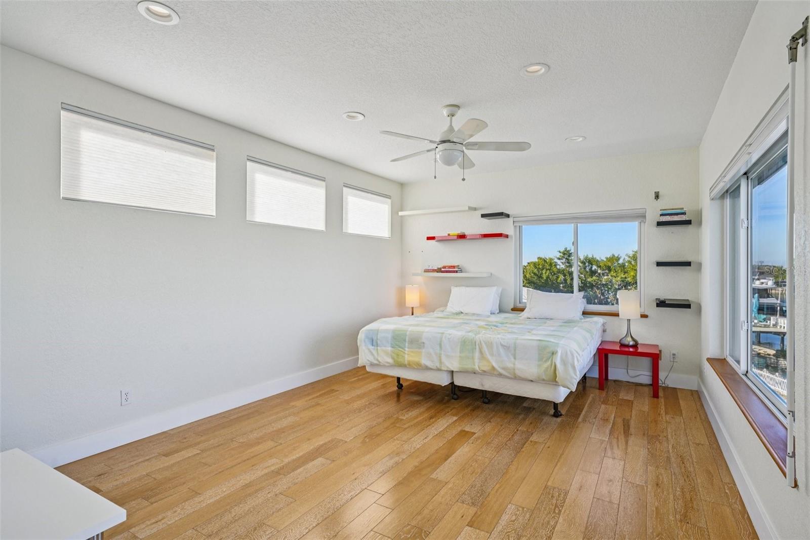 Listing photo id 22 for 11055 6th Street E