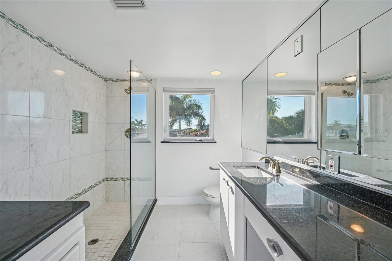 Listing photo id 23 for 11055 6th Street E