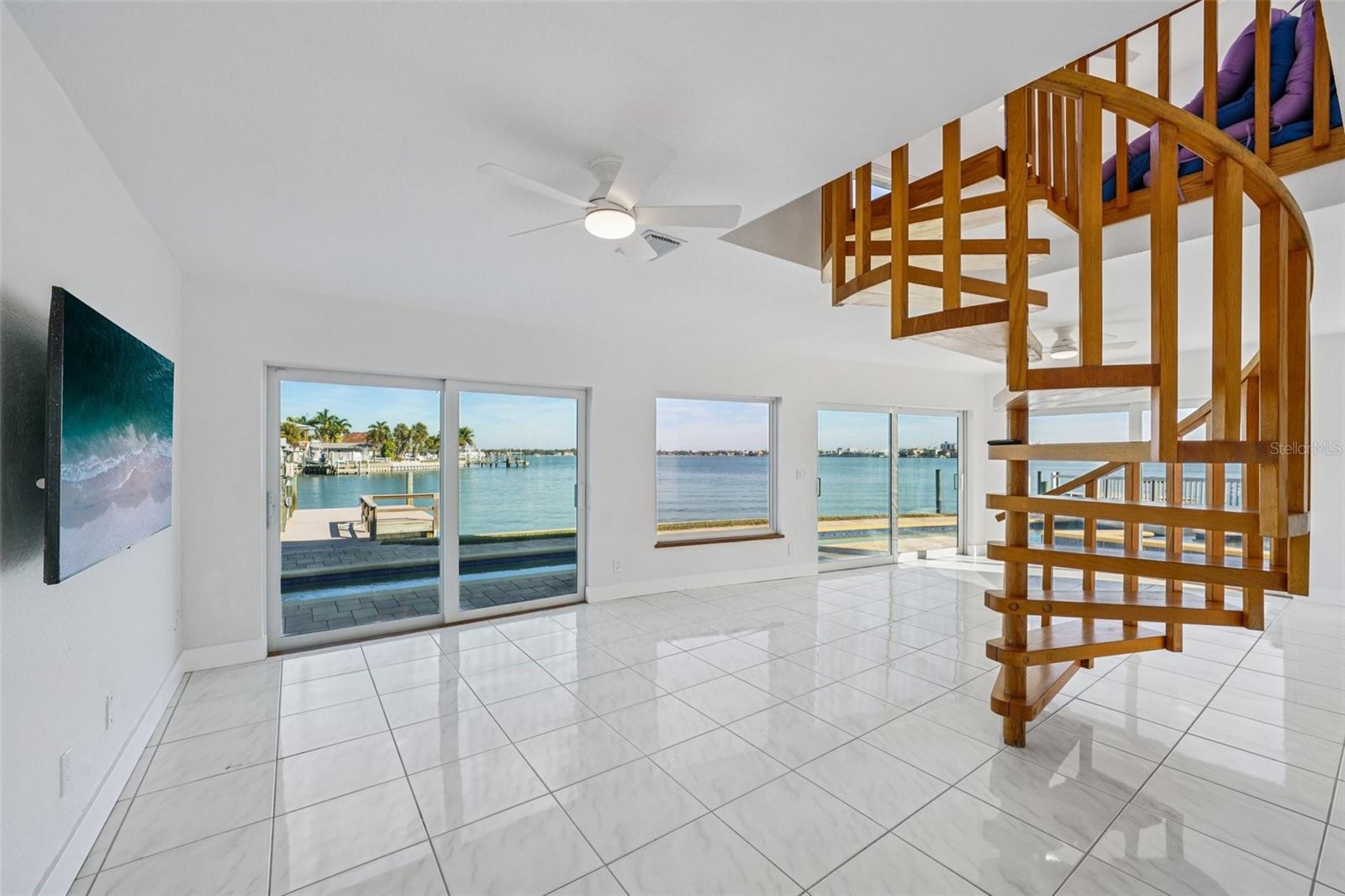 Listing photo id 5 for 11055 6th Street E