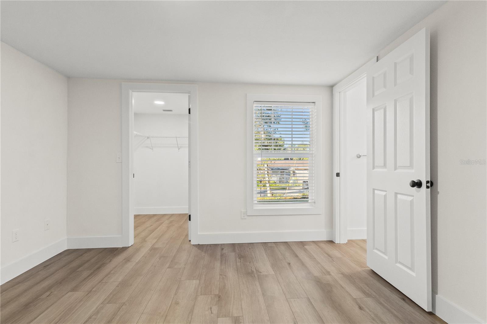 Image 15 of 36 For 14348 Graham Street