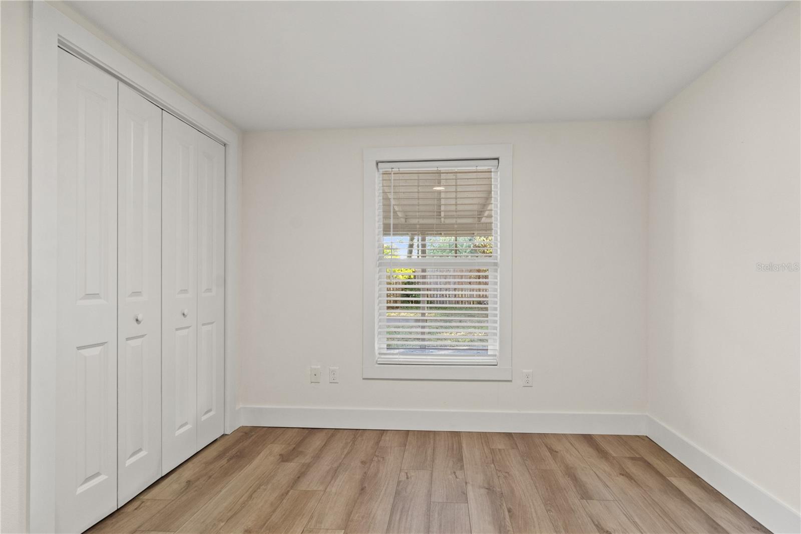 Image 21 of 36 For 14348 Graham Street