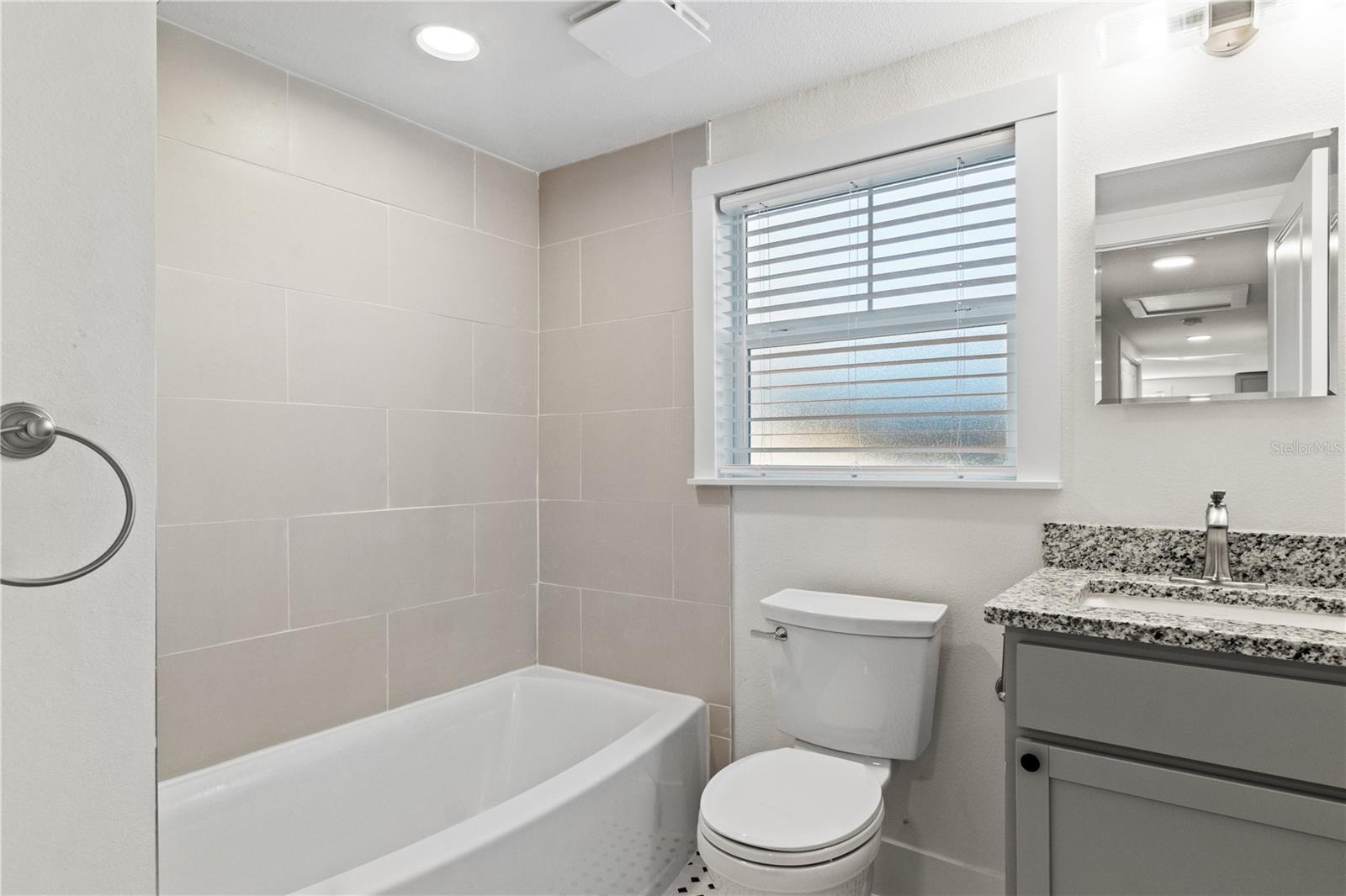 Image 23 of 36 For 14348 Graham Street