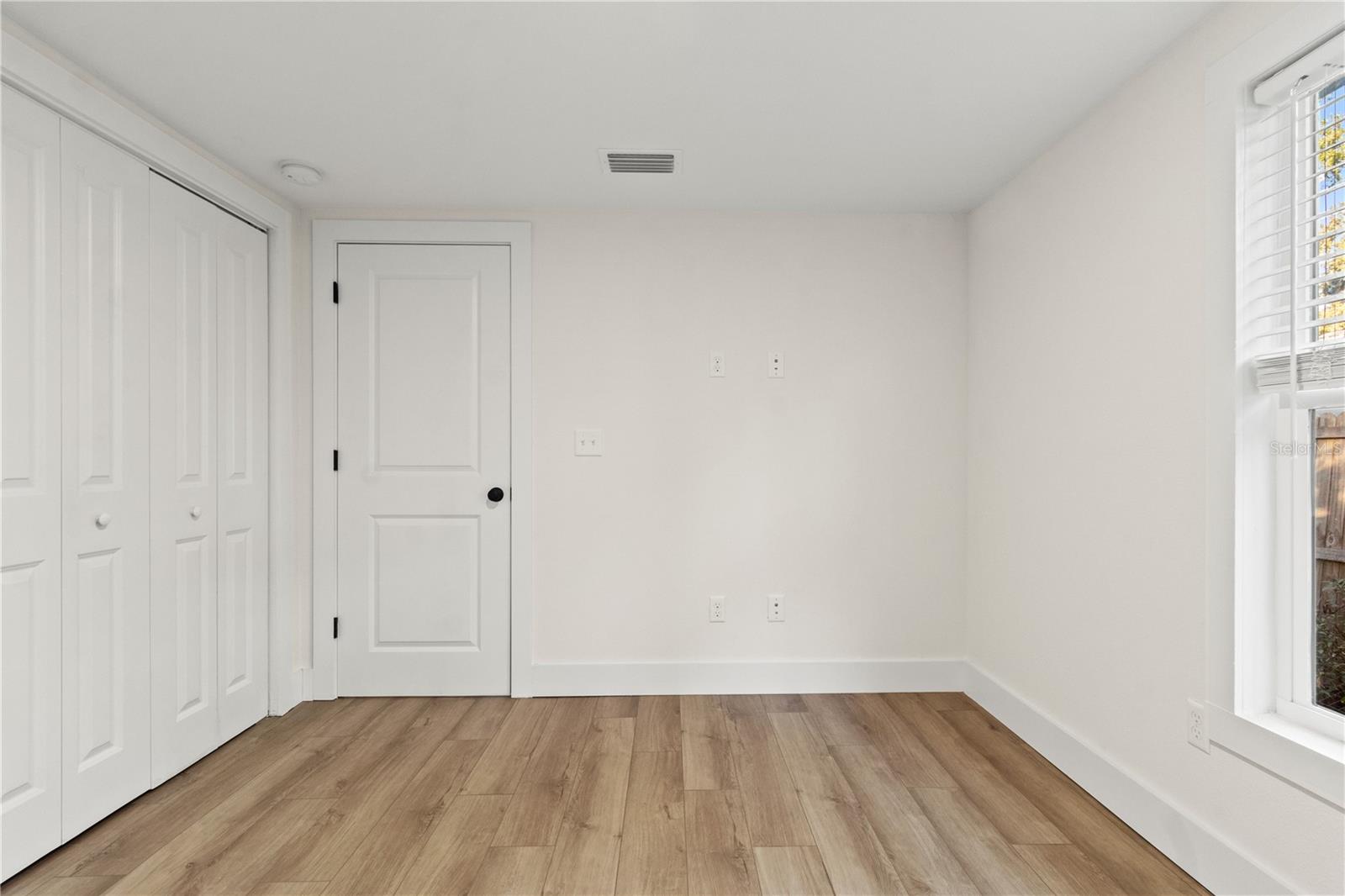 Image 25 of 36 For 14348 Graham Street