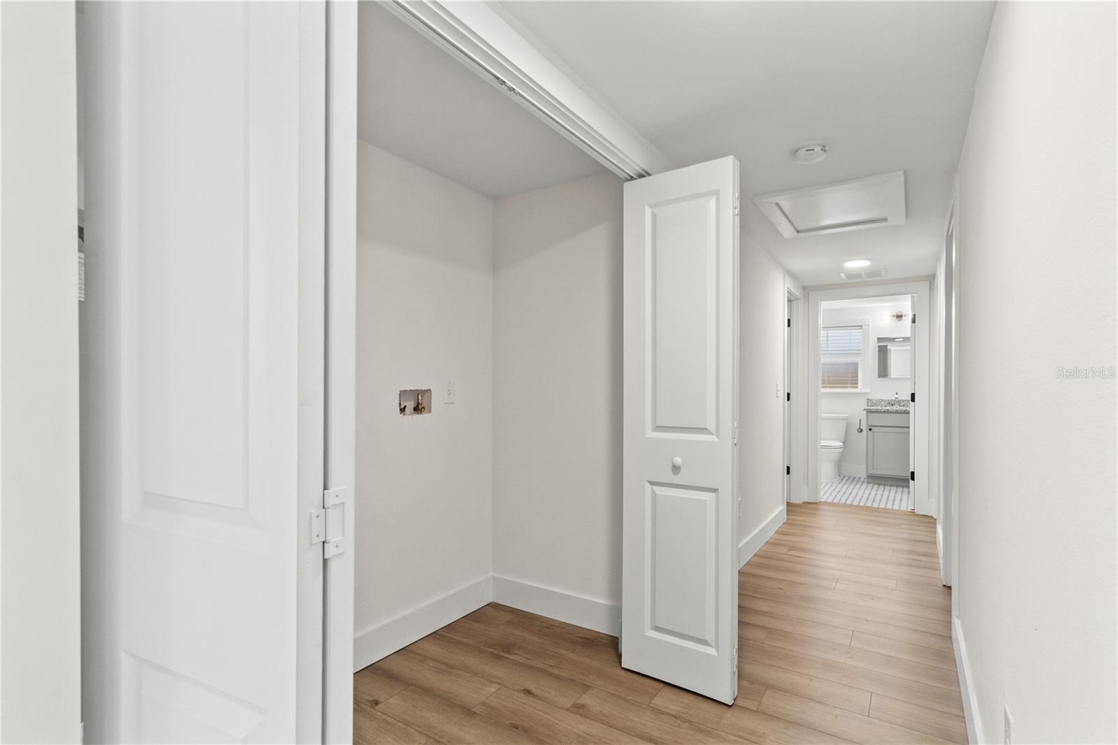 Image 27 of 36 For 14348 Graham Street