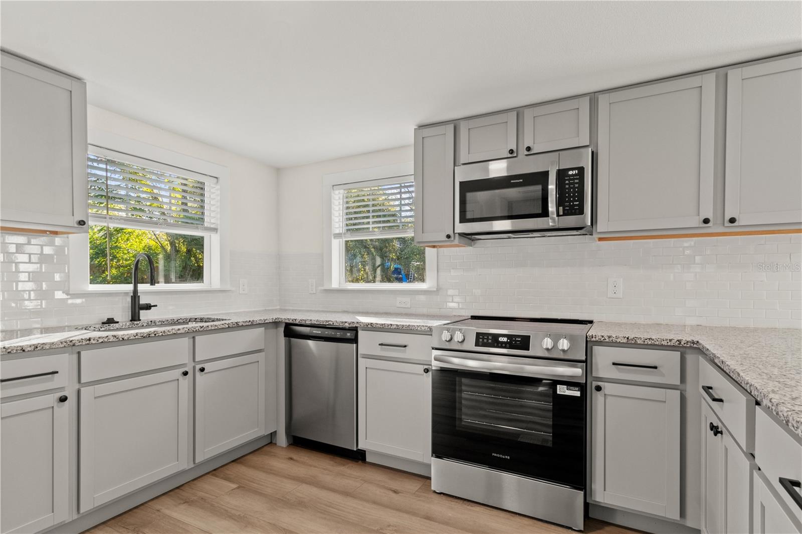 Image 6 of 36 For 14348 Graham Street