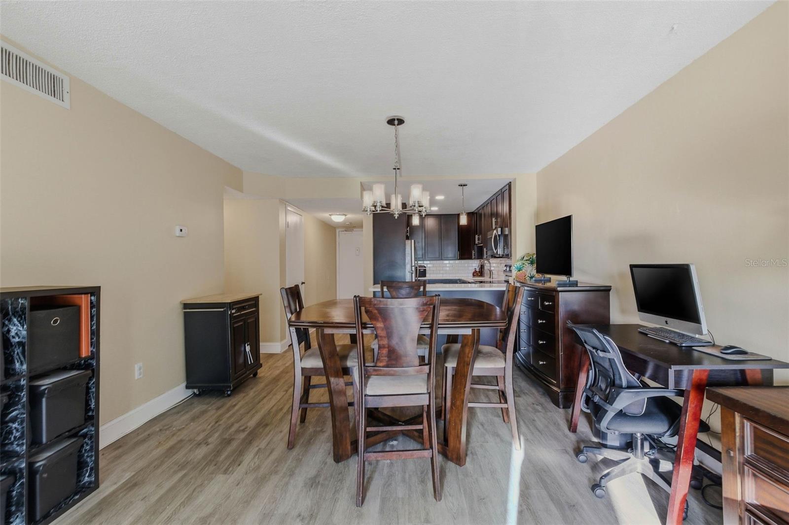 Listing photo id 8 for 51 Island Way 311