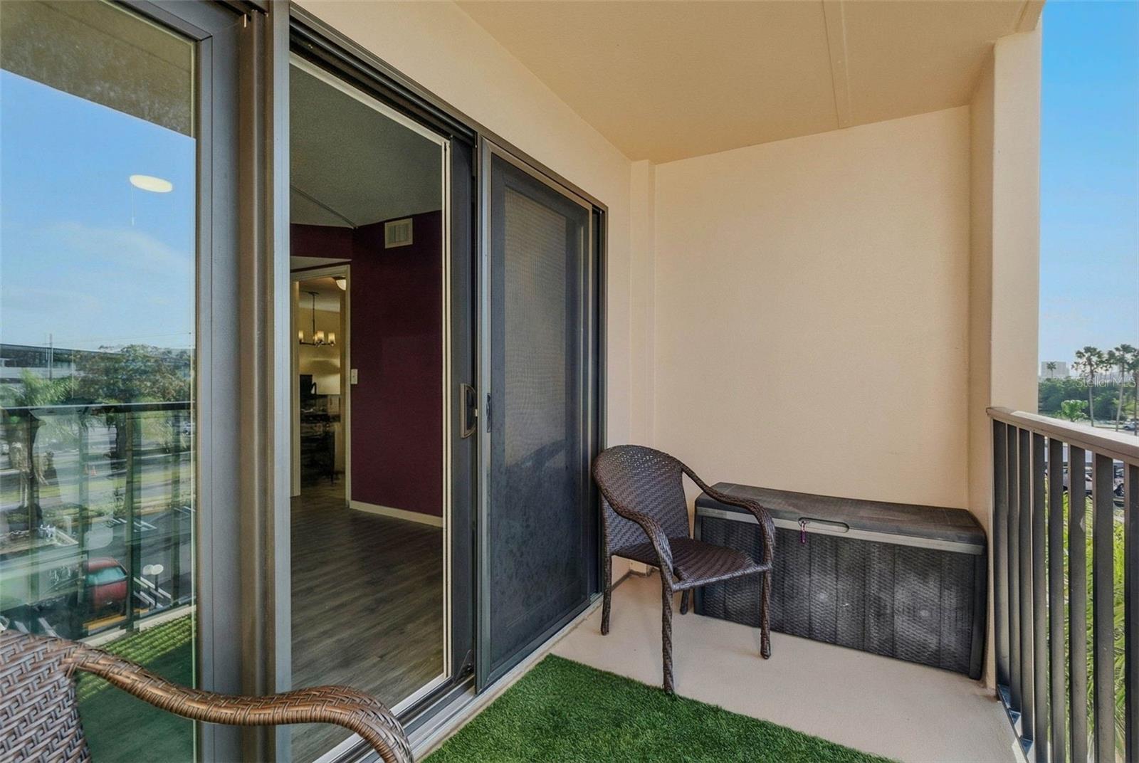 Listing photo id 27 for 51 Island Way 311