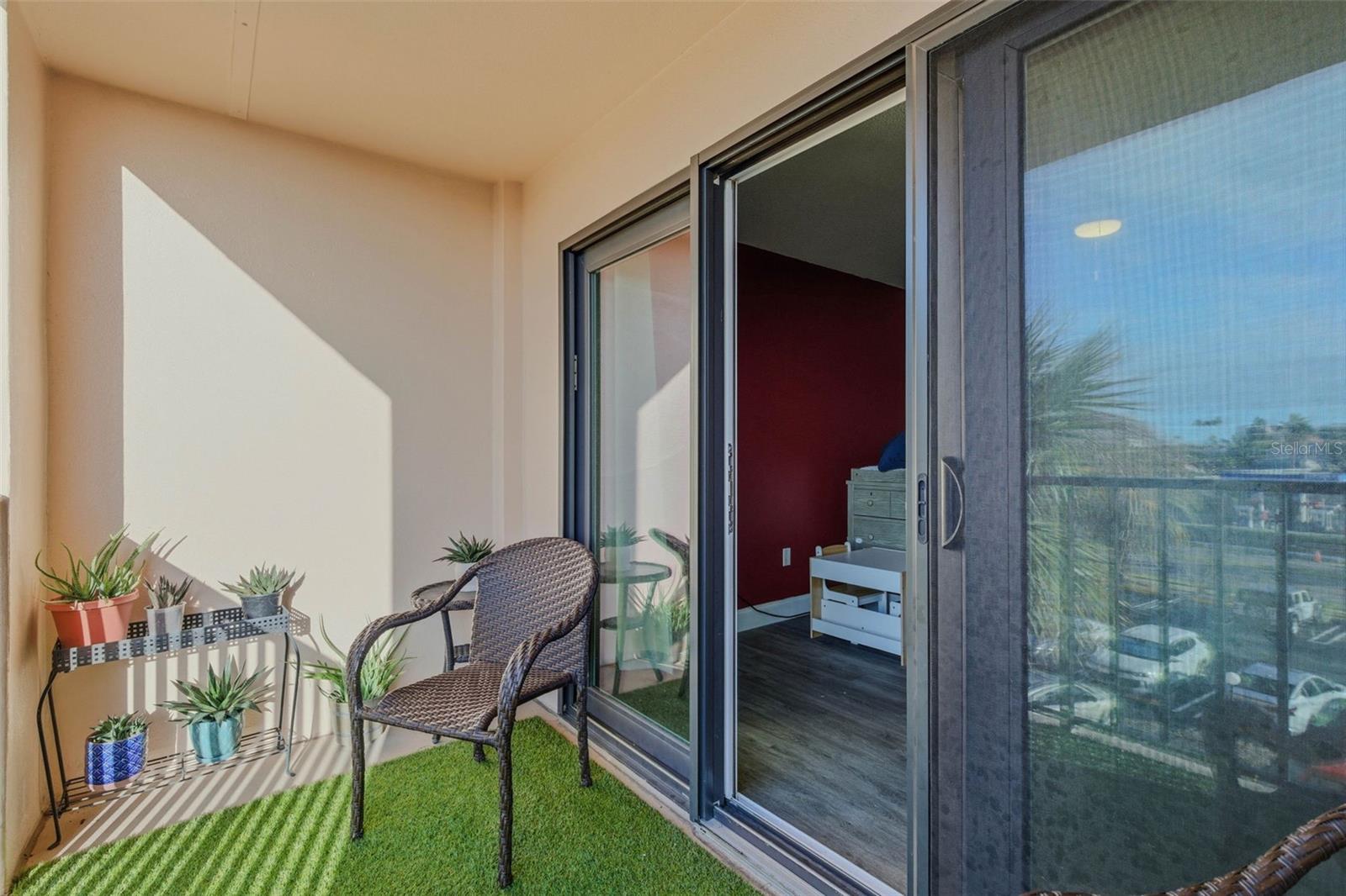 Listing photo id 28 for 51 Island Way 311