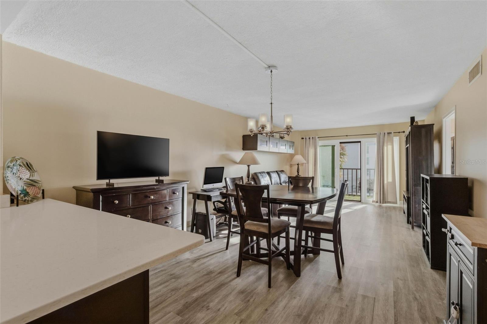 Listing photo id 6 for 51 Island Way 311