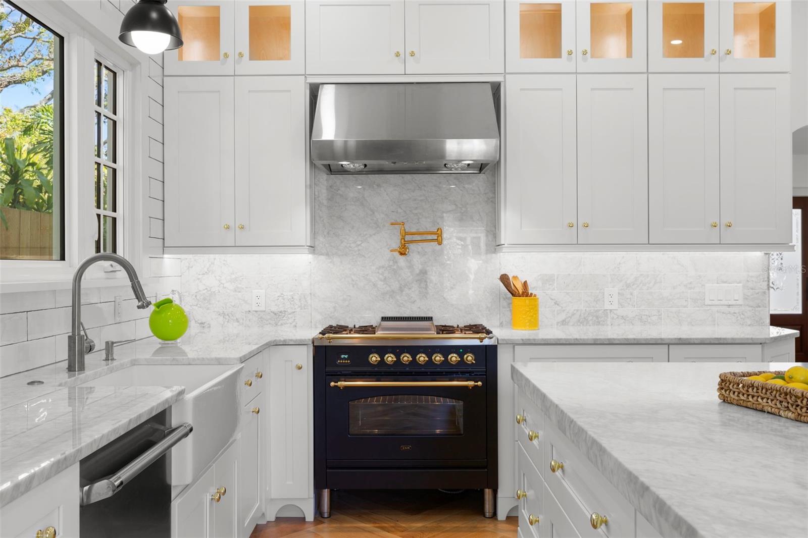 Listing photo id 14 for 346 16th Avenue Ne