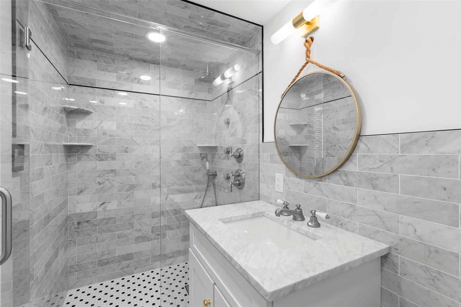 Listing photo id 16 for 346 16th Avenue Ne