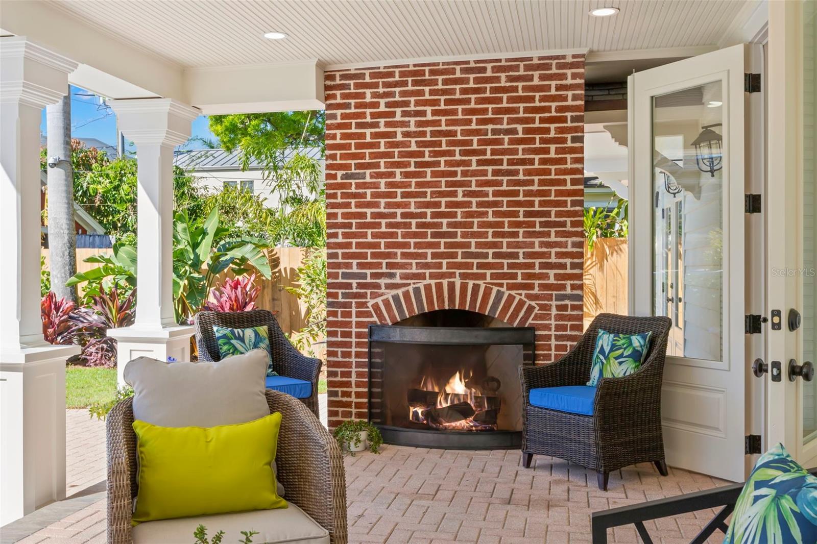 Listing photo id 19 for 346 16th Avenue Ne