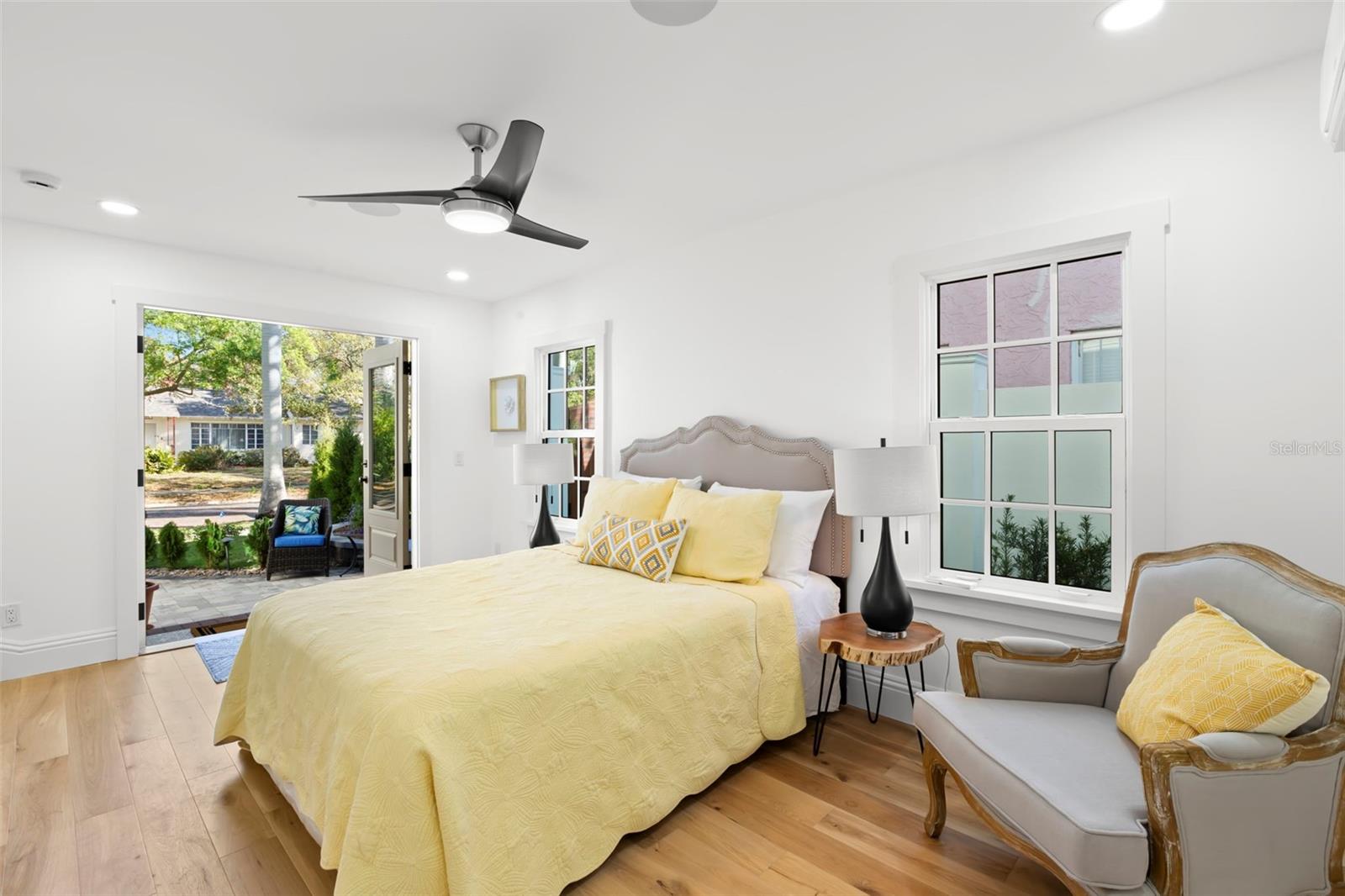 Listing photo id 25 for 346 16th Avenue Ne