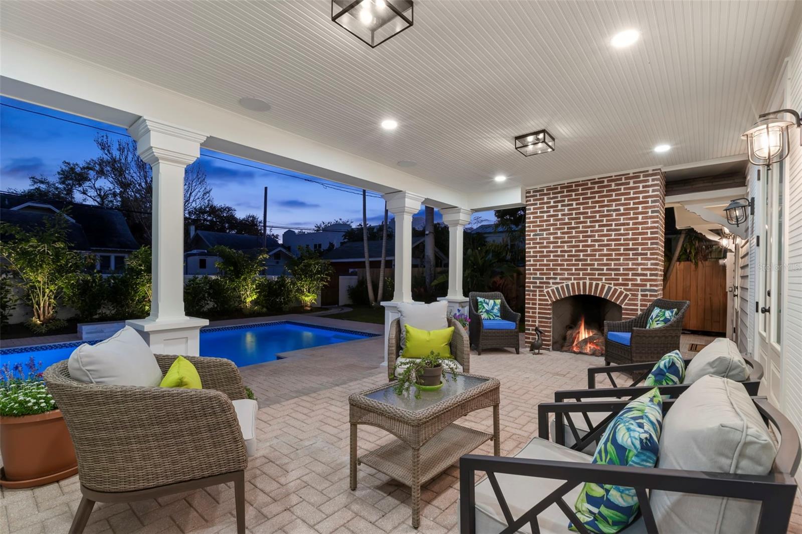 Listing photo id 1 for 346 16th Avenue Ne