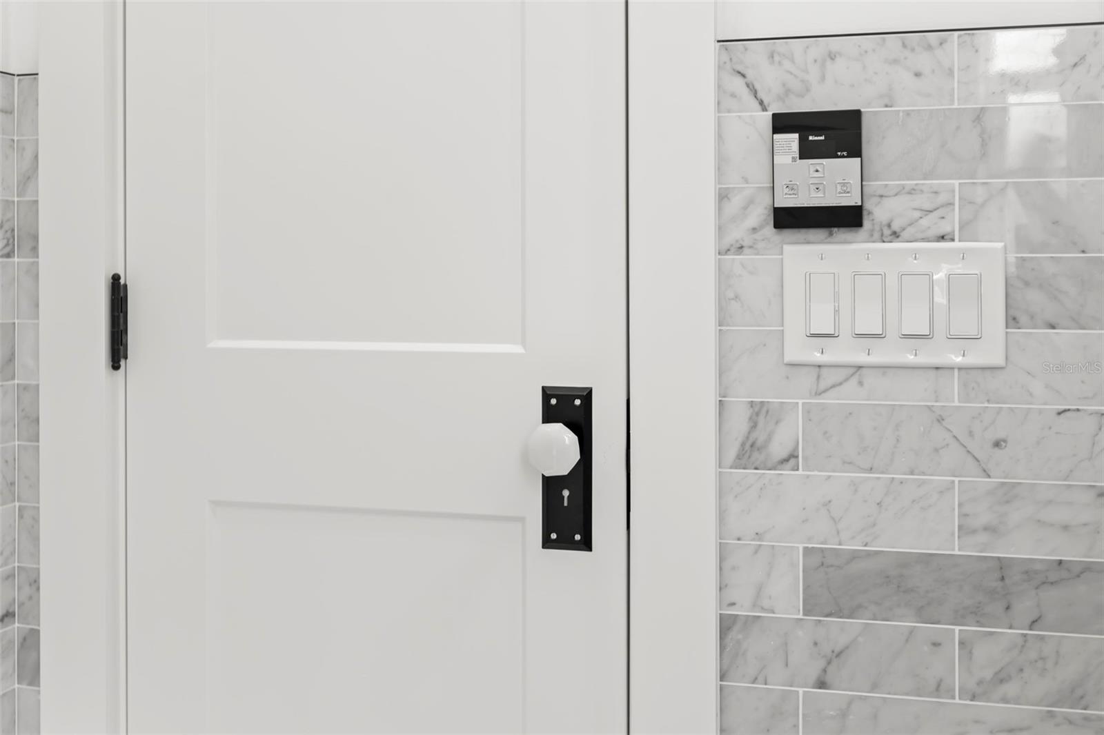 Listing photo id 35 for 346 16th Avenue Ne