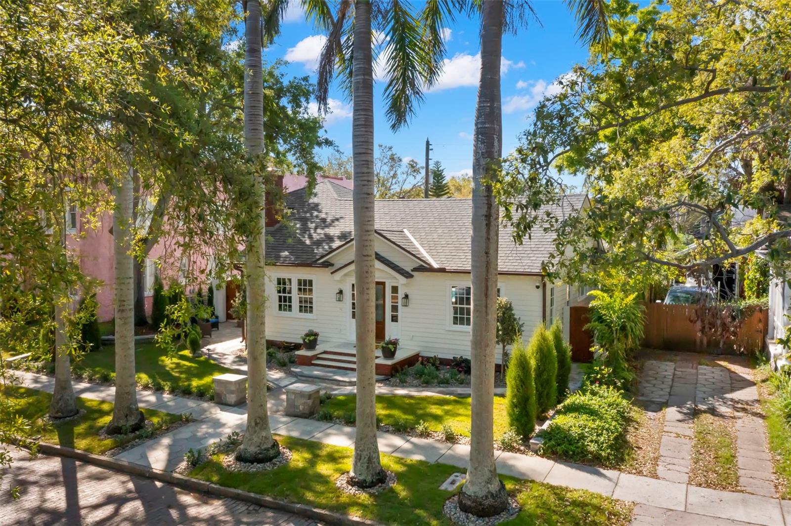 Listing photo id 39 for 346 16th Avenue Ne