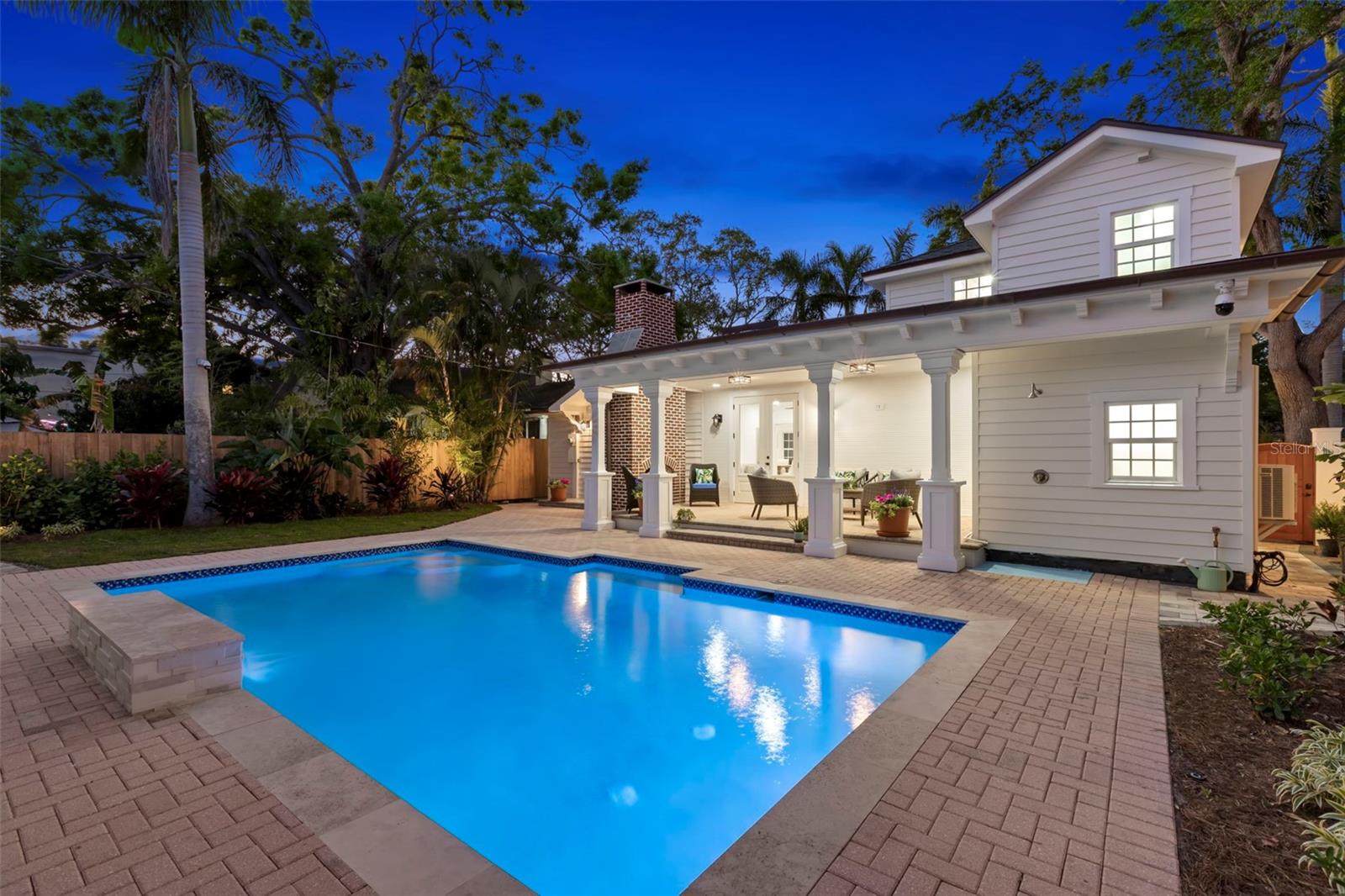 Listing photo id 47 for 346 16th Avenue Ne