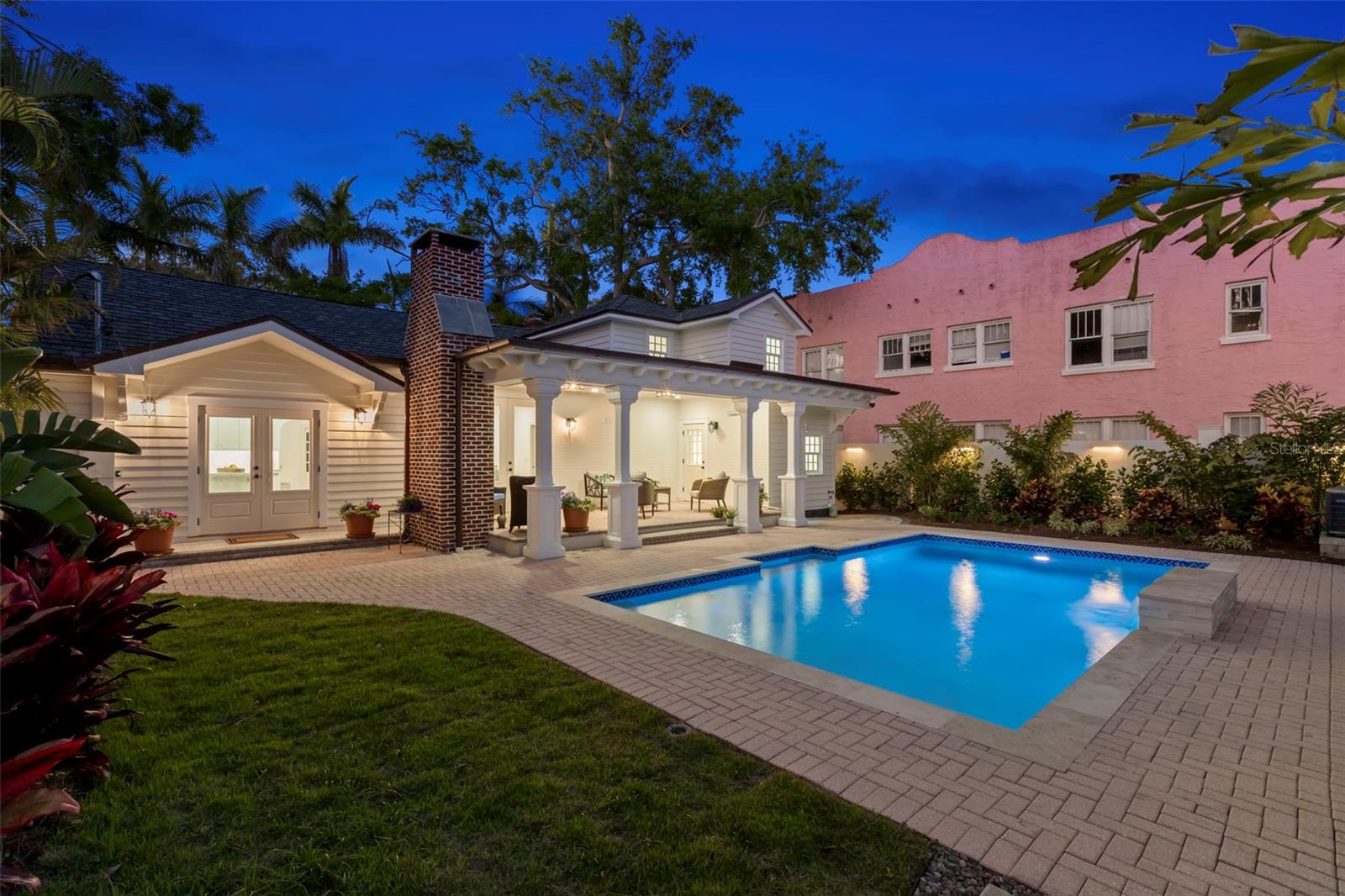 Listing photo id 48 for 346 16th Avenue Ne