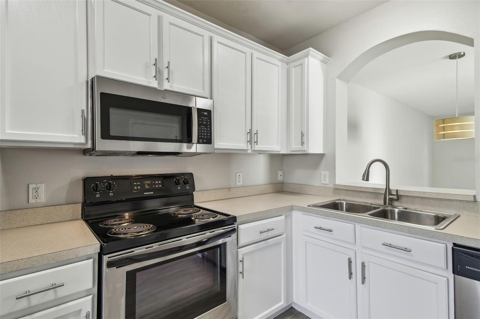 Image 8 of 29 For 16227 Swan View Circle