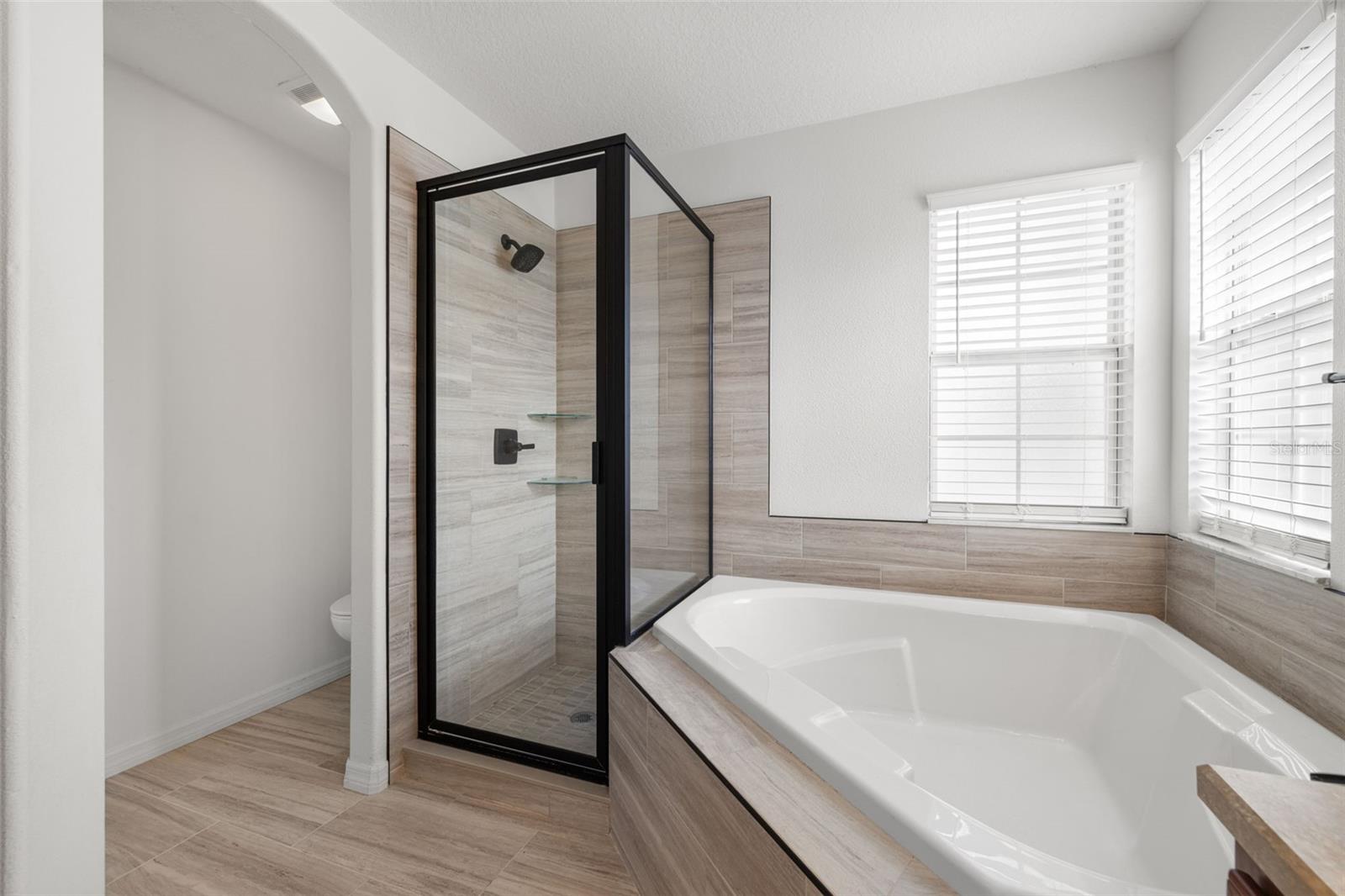 Image 24 of 56 For 5950 Beaconpark Street