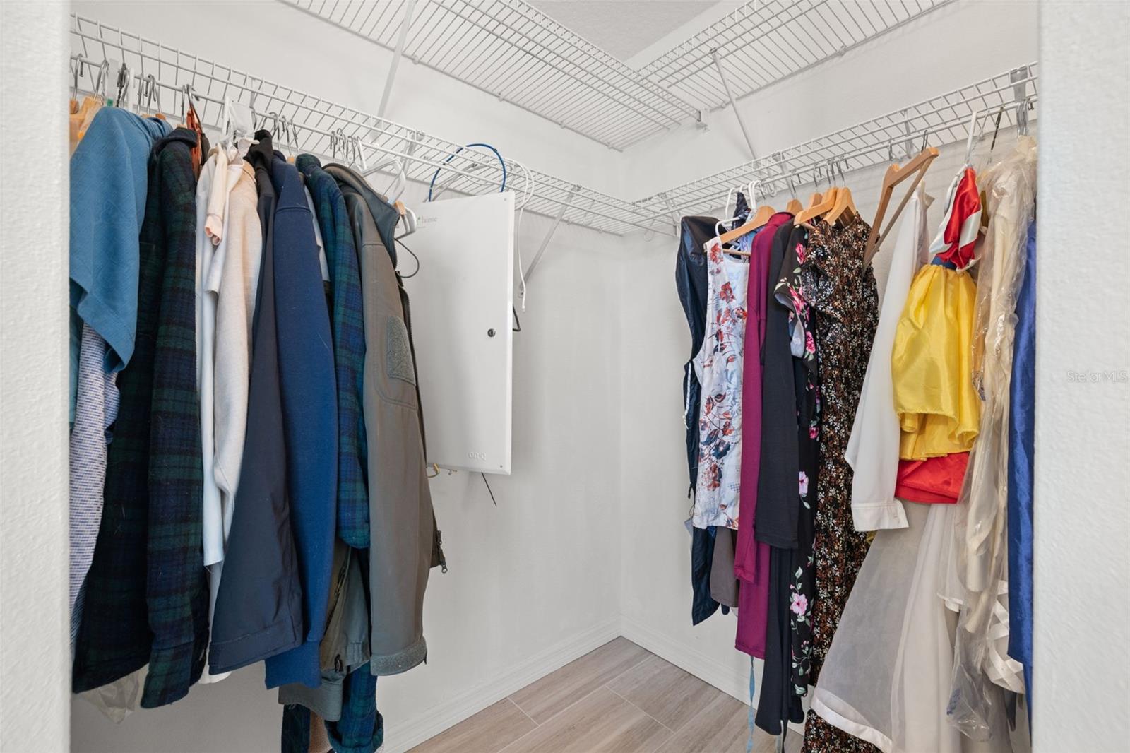 Image 25 of 56 For 5950 Beaconpark Street