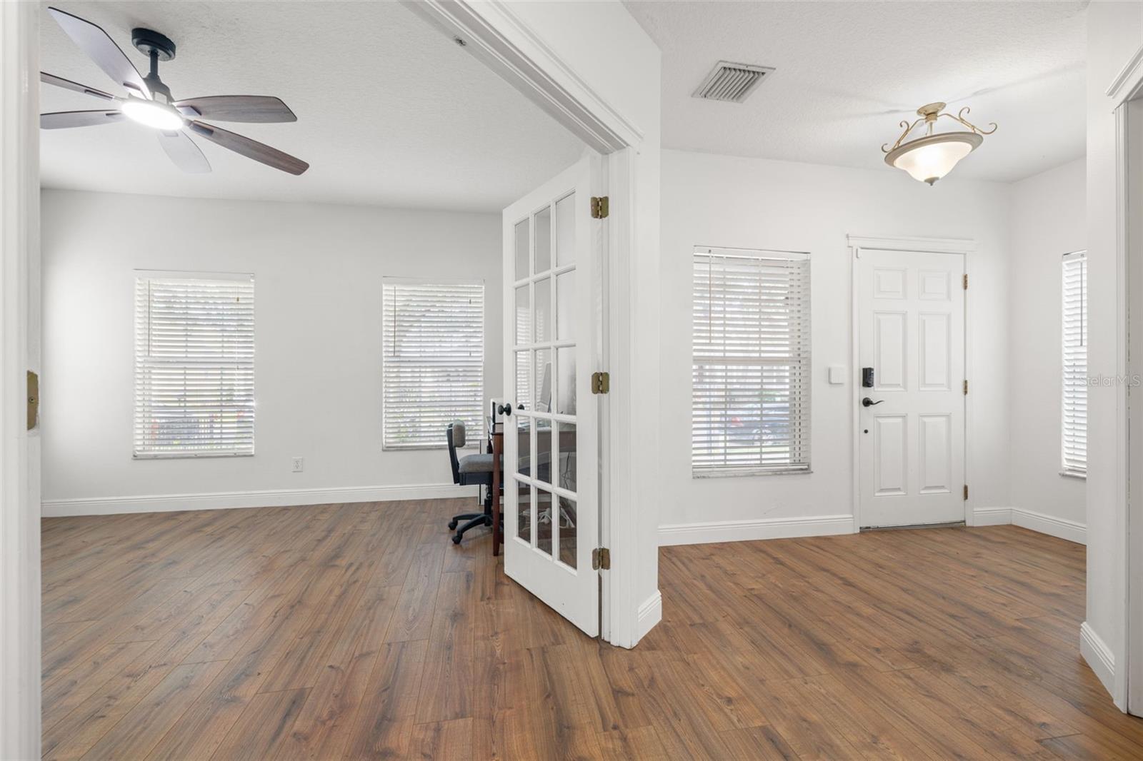 Image 3 of 56 For 5950 Beaconpark Street