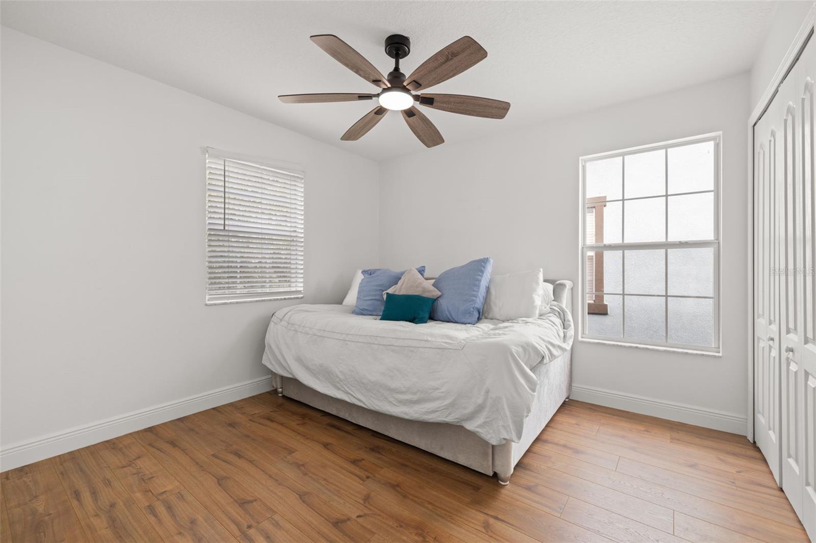 Image 31 of 56 For 5950 Beaconpark Street