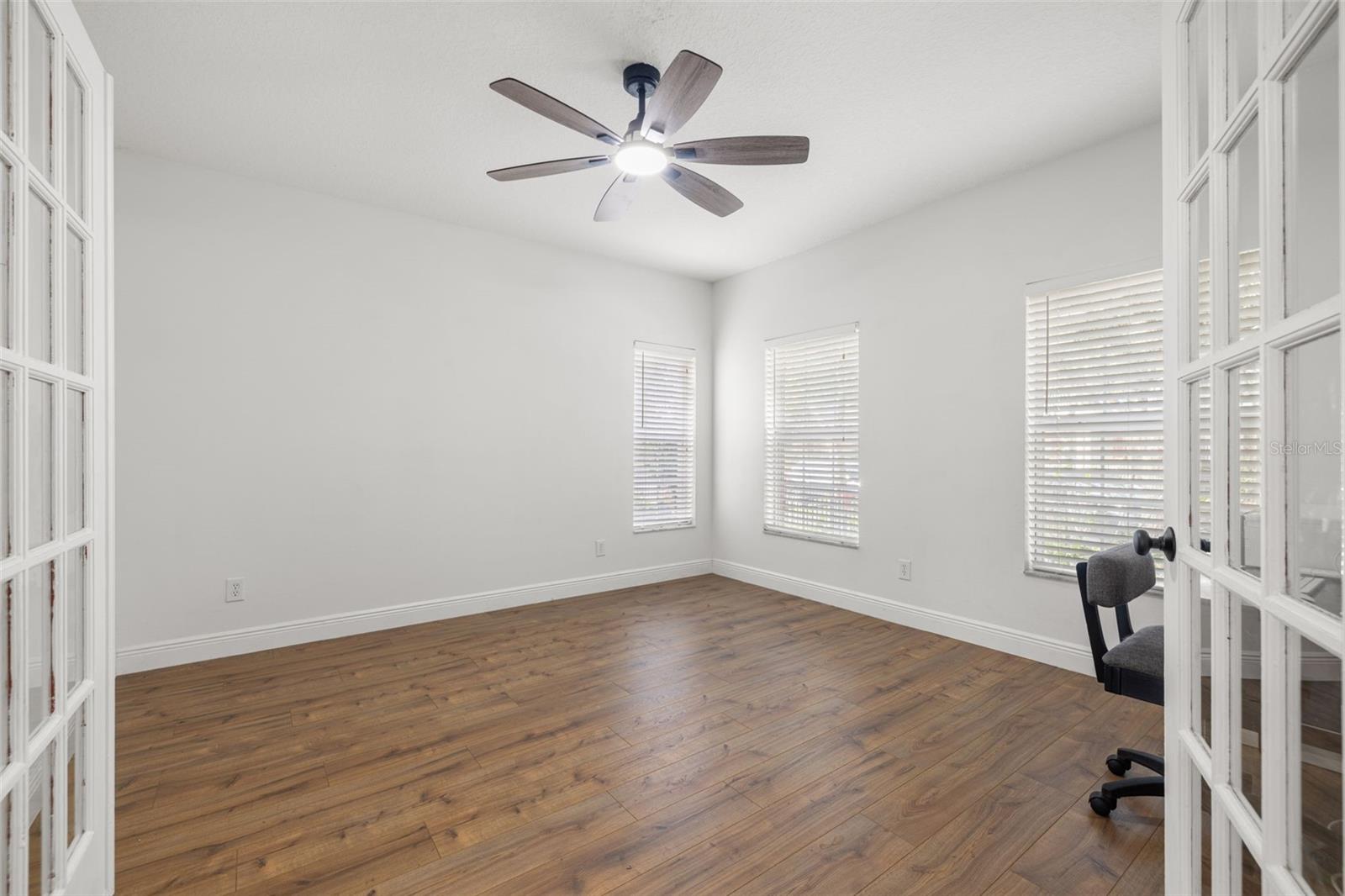 Image 5 of 56 For 5950 Beaconpark Street