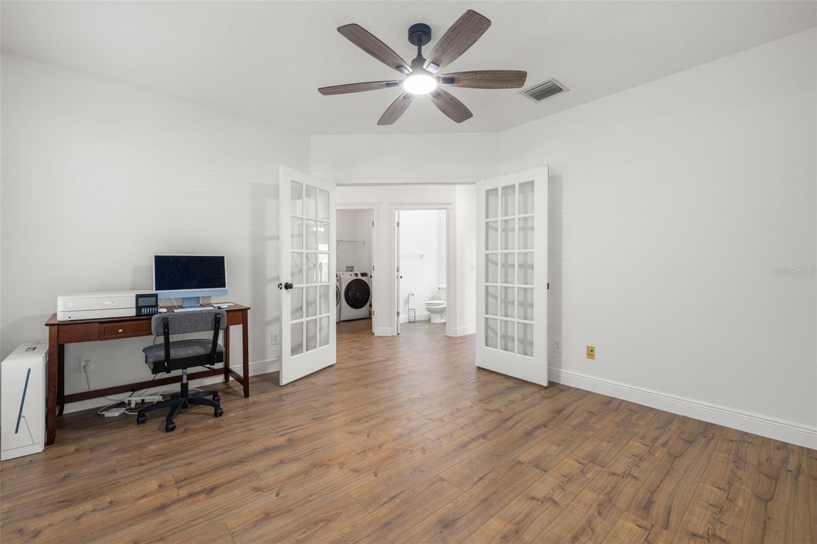 Image 6 of 56 For 5950 Beaconpark Street