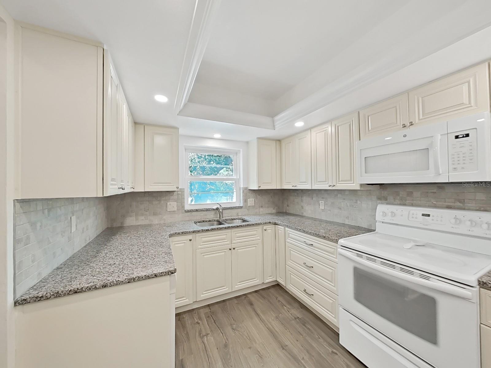 Image 12 of 53 For 9700 Starkey Road 321