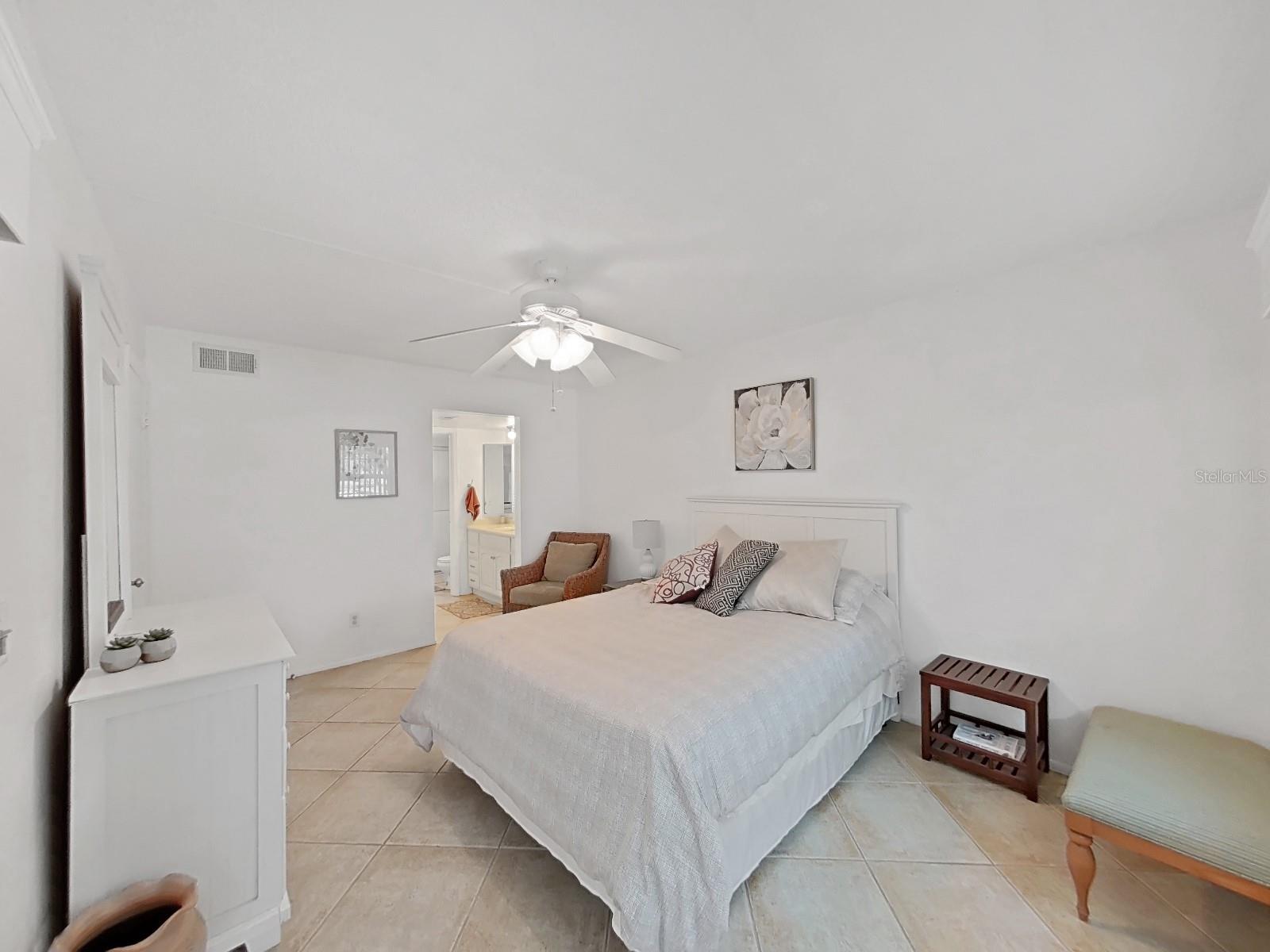 Image 16 of 53 For 9700 Starkey Road 321