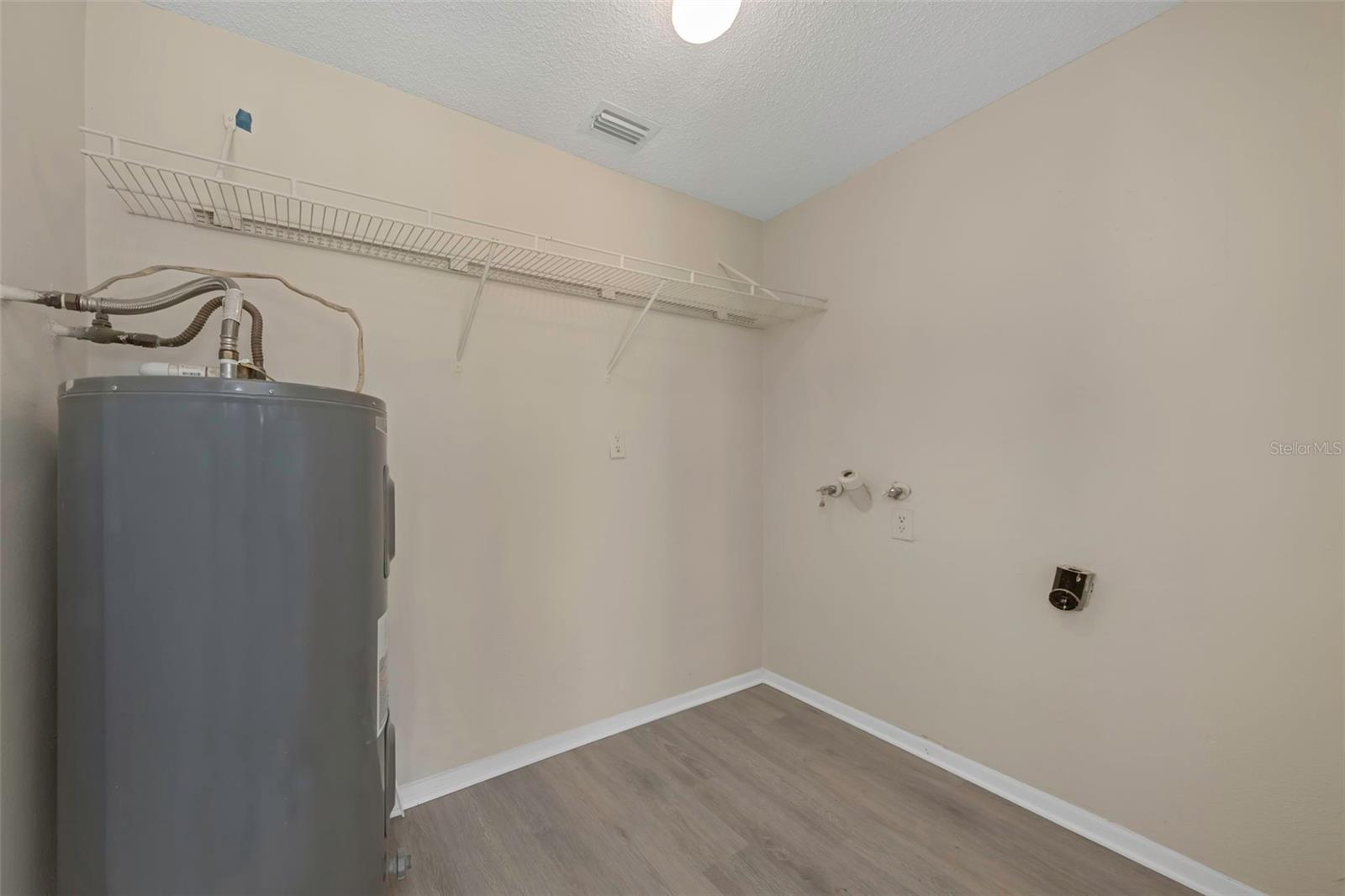 Image 16 of 19 For 8804 Briar Hollow Court