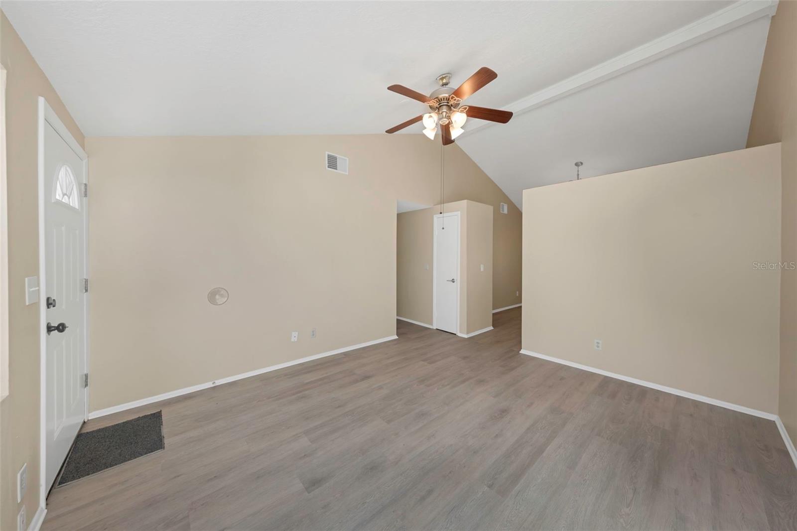 Image 3 of 19 For 8804 Briar Hollow Court