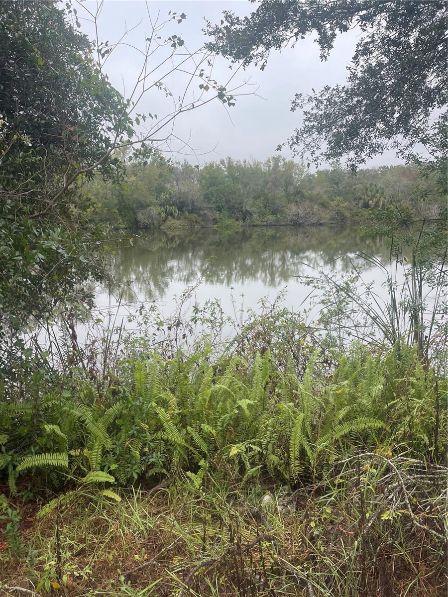 Listing photo id 9 for 8210 Fir Drive