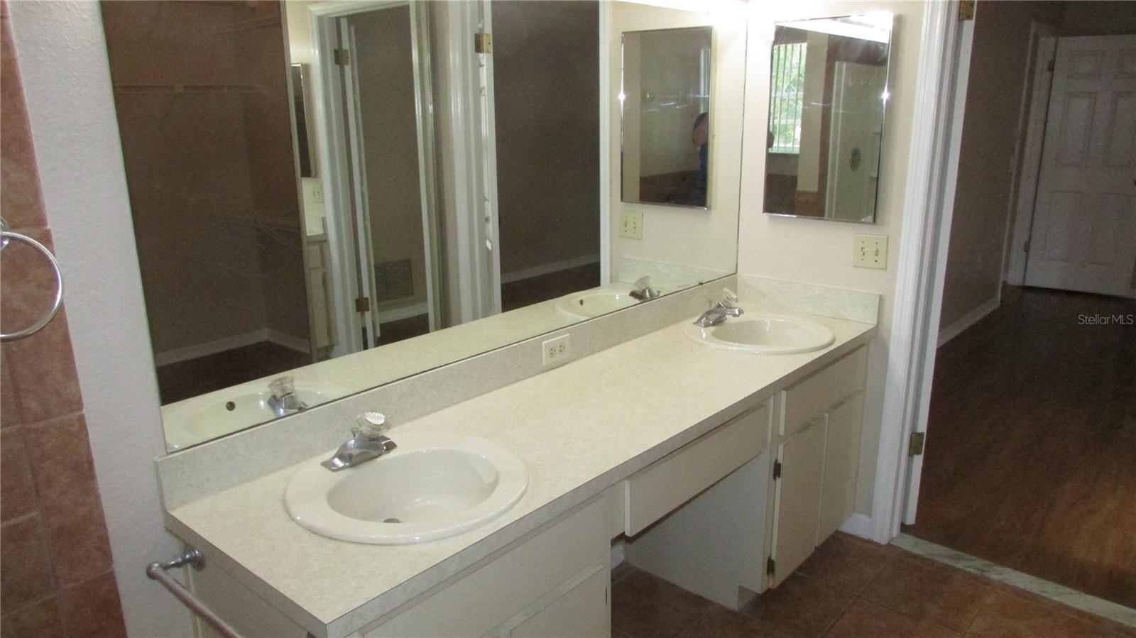 Image 17 of 26 For 13406 Shadberry Lane