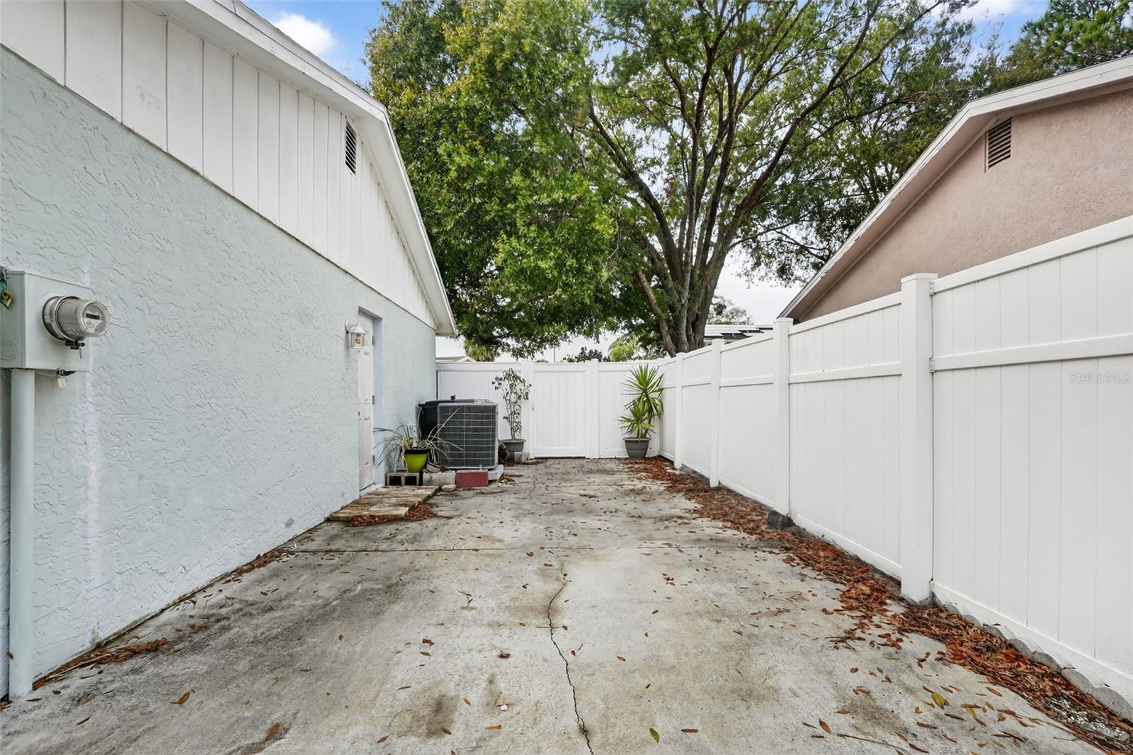 Image 42 of 77 For 6515 Spanish Moss Circle