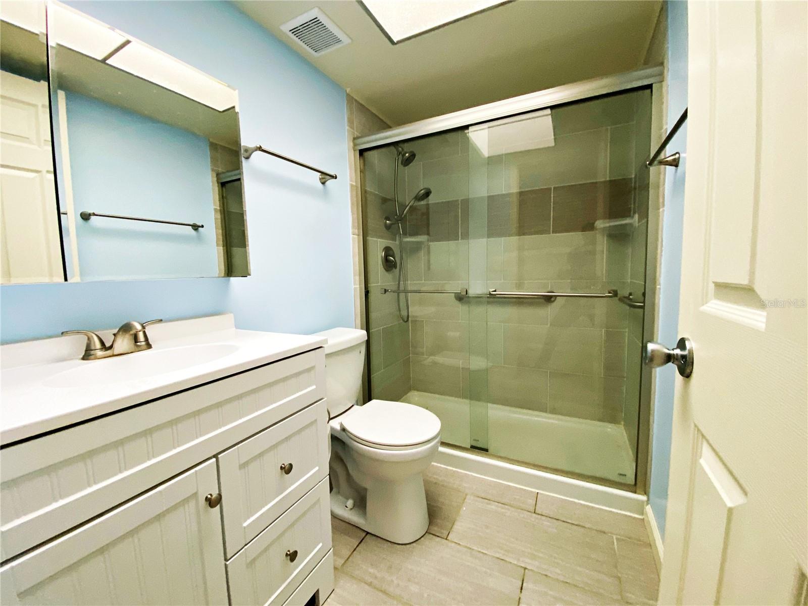 Image 10 of 13 For 2003 Greenbriar Boulevard 4