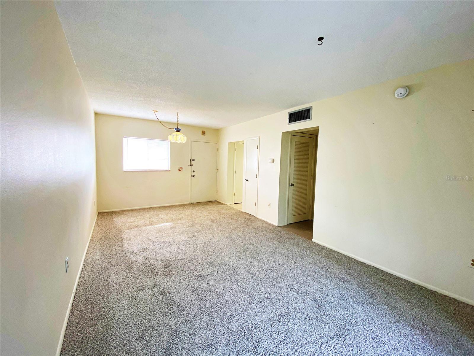 Image 3 of 13 For 2003 Greenbriar Boulevard 4