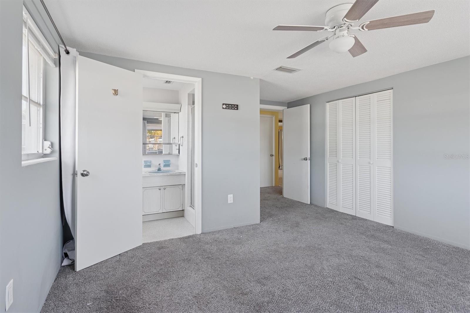 Listing photo id 15 for 7608 Redcoat Avenue