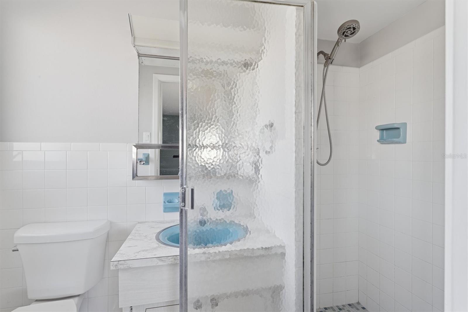 Listing photo id 17 for 7608 Redcoat Avenue